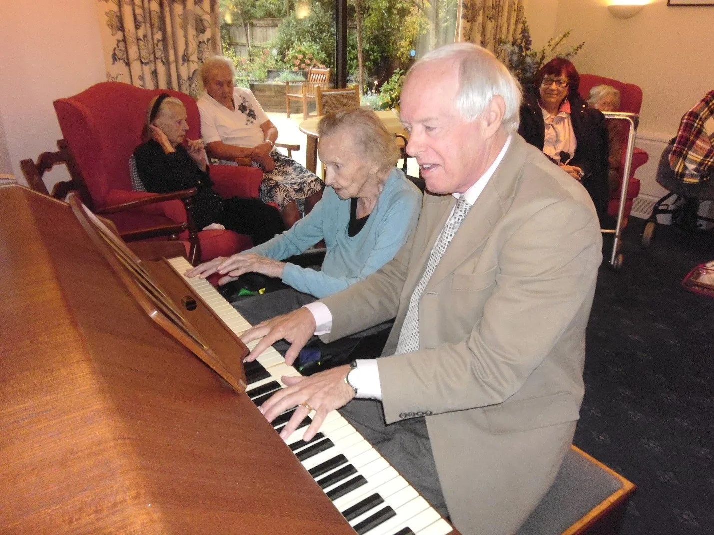 Học piano chưa bao giờ là muộn