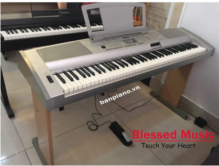 Yamaha DGX 500
