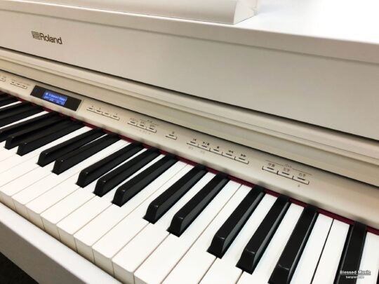 Đàn Piano Roland HP 603A WH