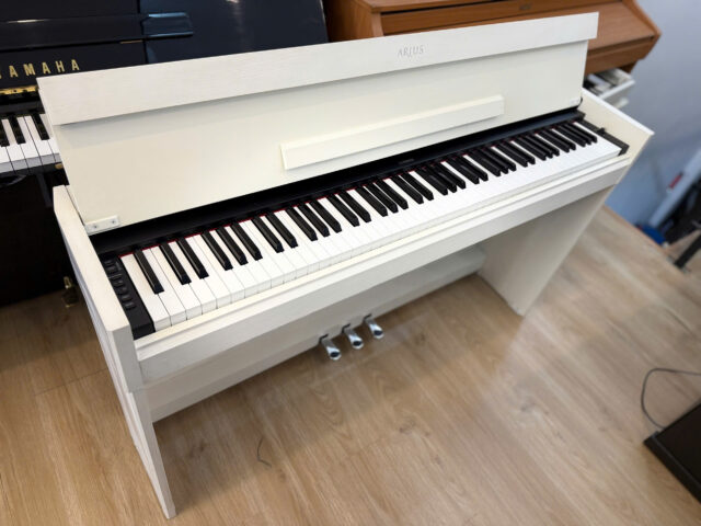 Đàn Piano điện Yamaha YDP S51 WH
