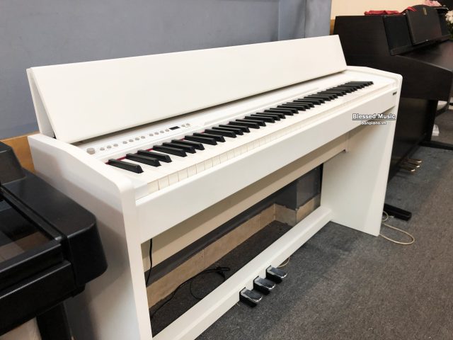 Piano Roland F 110