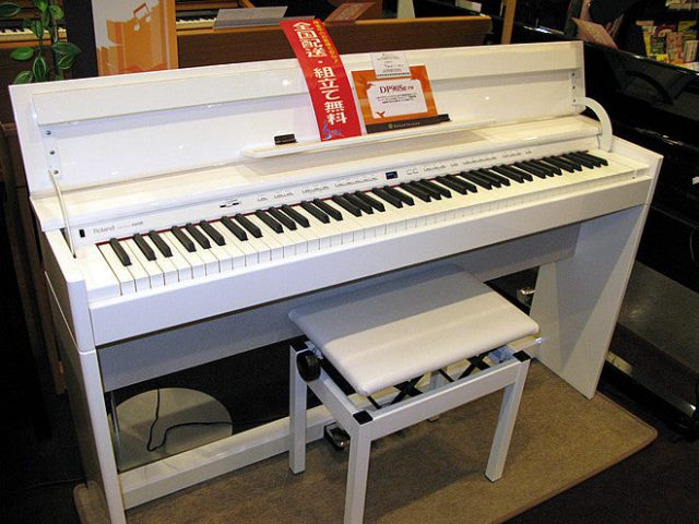 Đàn Piano điện Roland DP 90SE