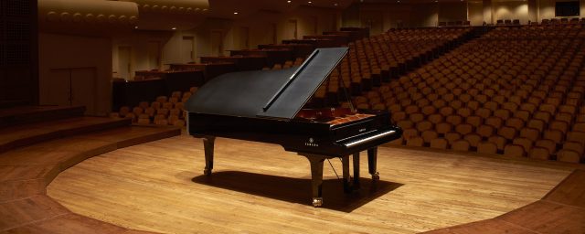 Grand Piano Yamaha CF