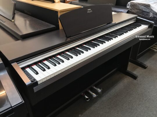 bán piano Yamaha ydp 135