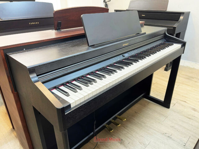 Đàn Piano Roland RP 701DR