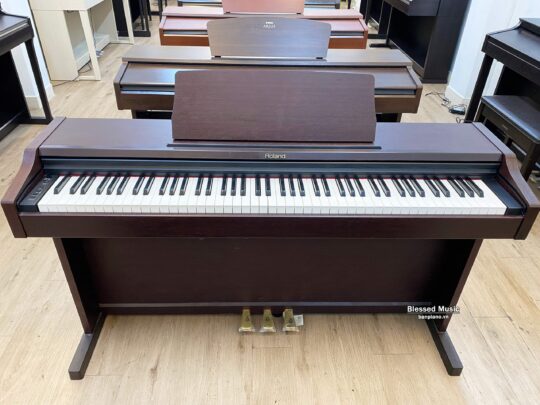 Piano Roland RP 101