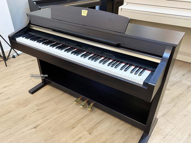 Đàn Piano Yamaha CLP 330 R