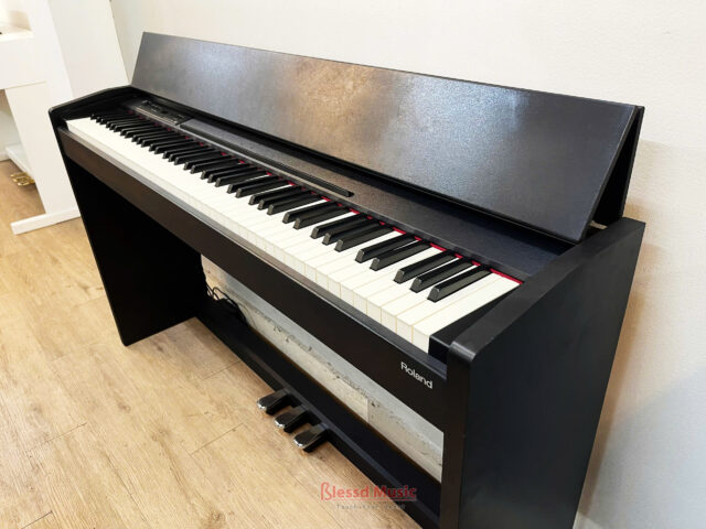 Đàn Piano Roland F 120SB