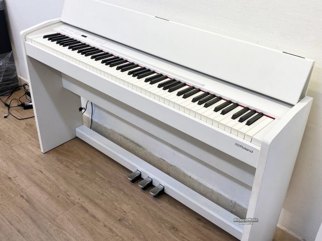 Piano Roland F140r