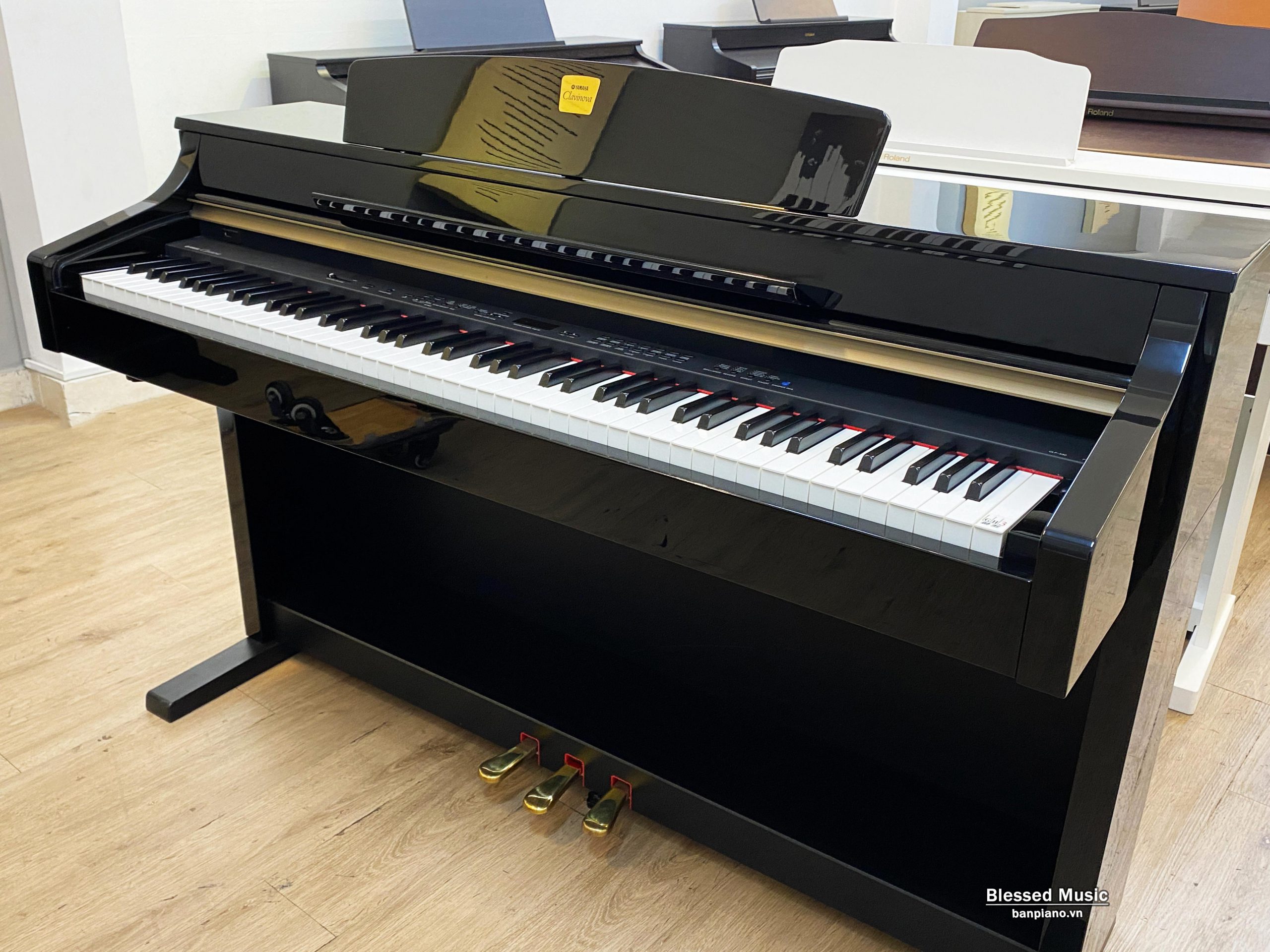 Bán Piano Yamaha CLP 330 PE đen bóng cao cấp gía tốt | Bán Piano