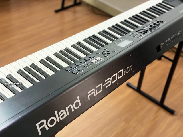 Roland RD 300NX