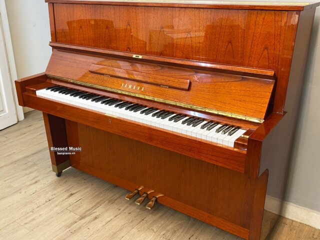 đàn Piano cơ Yamaha w104