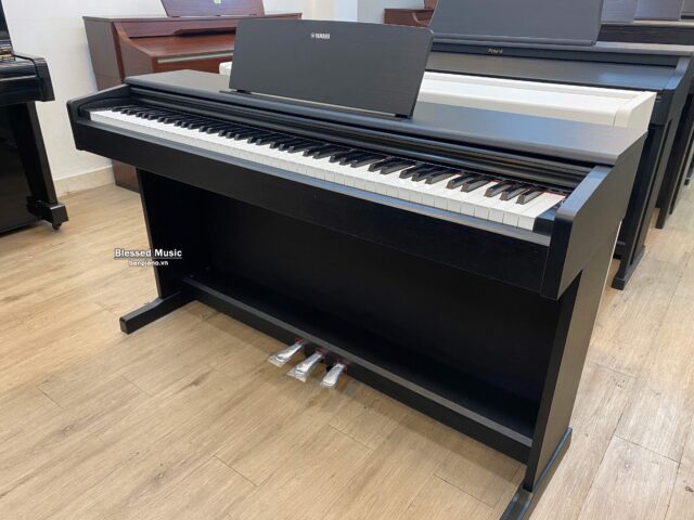 Piano Yamaha YDP 144