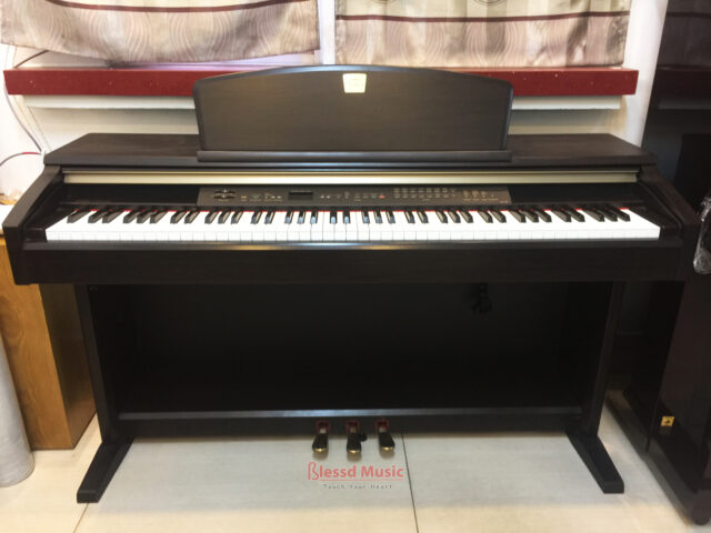 Đàn Piano Yamaha CLP 130R