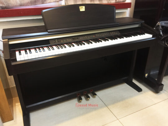 Đàn Piano Yamaha CLP 130R