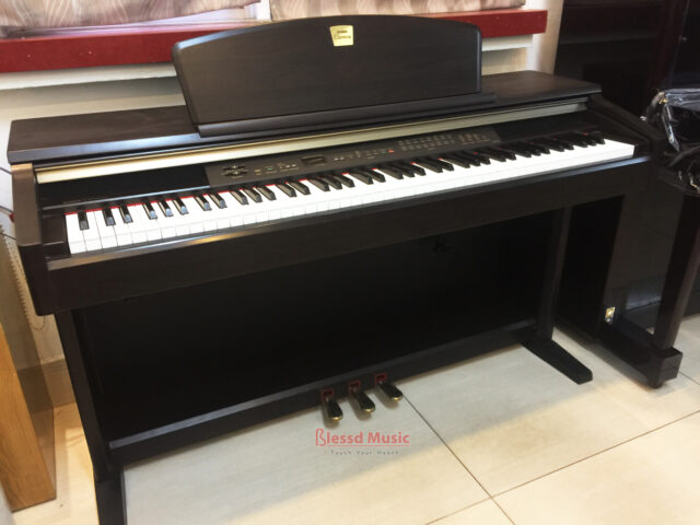 Đàn Piano Yamaha CLP 130R