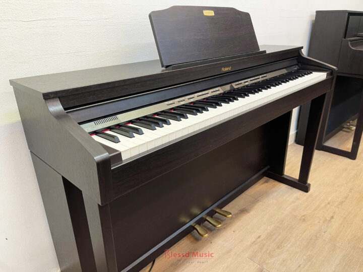 Đàn Piano Roland HP 504 RW