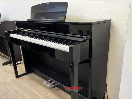 Đàn Piano Yamaha CLP 575 PE