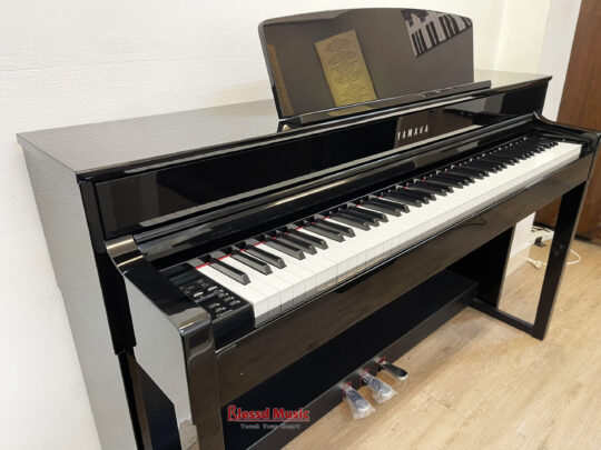 Đàn Piano Yamaha CLP 575 PE