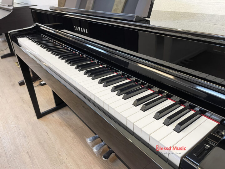 Đàn Piano Yamaha CLP 575 PE