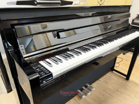 Đàn Piano Yamaha CLP 585 PE
