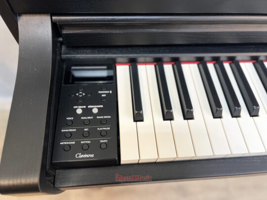 Đàn Piano điện Yamaha CLP 745B