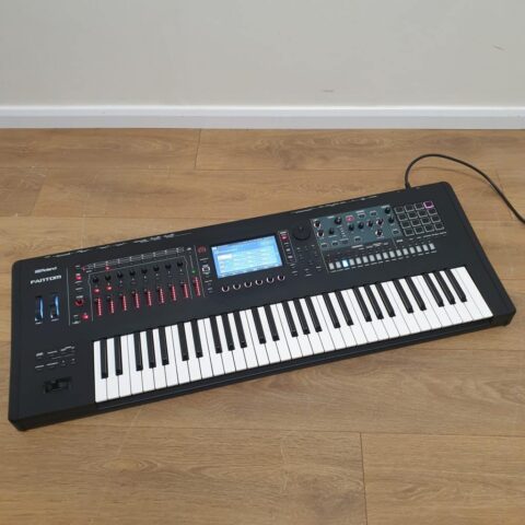 Roland Fantom 6
