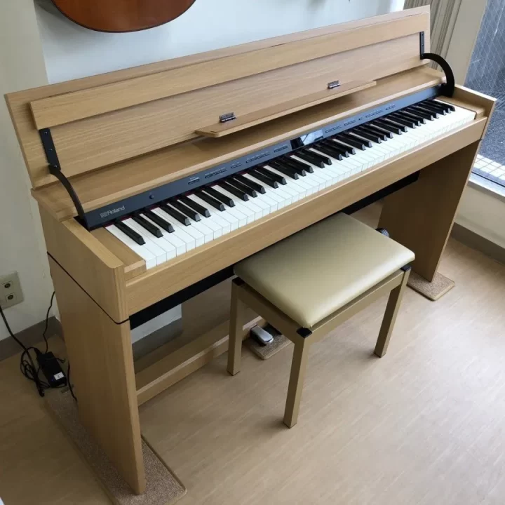 Piano Roland DP 603 C