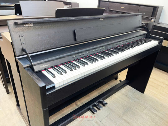 Piano Roland DP 603 B