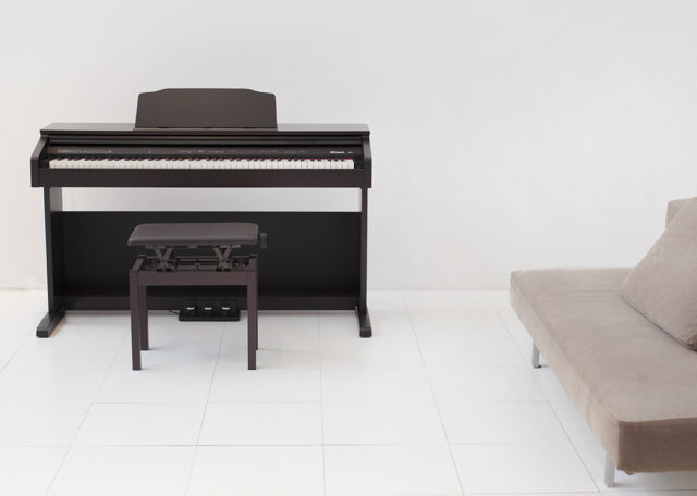 Đàn Piano Roland RP 30