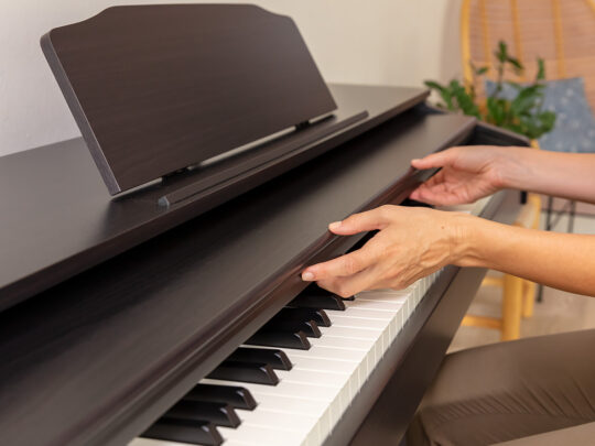 Đàn Piano Roland RP 30