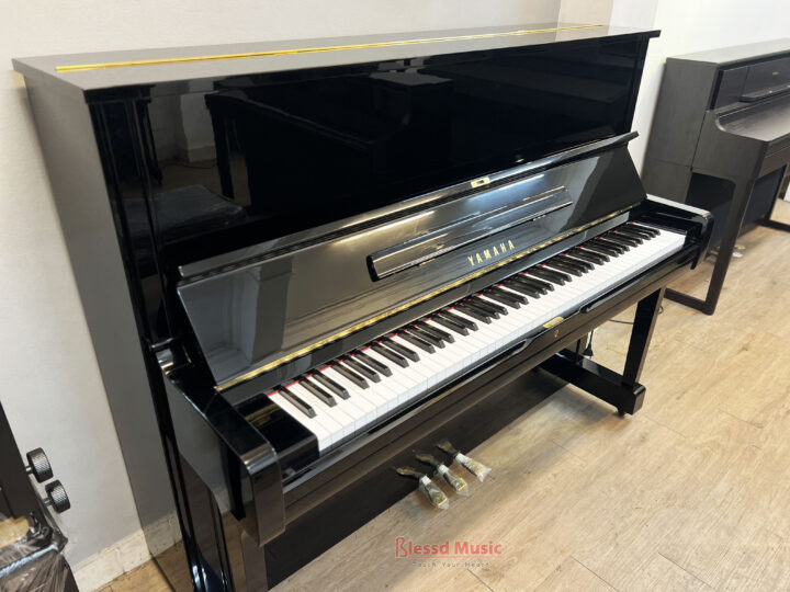 Đàn Piano cơ Yamaha U1A