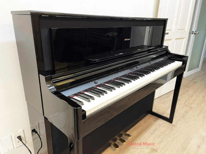 Đàn Roland LX 706 PE
