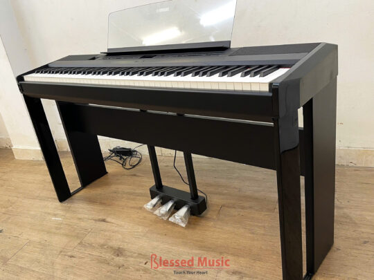 Yamaha P525 B
