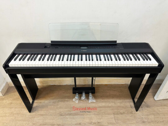 Yamaha P525 B
