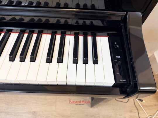 Đàn Yamaha CLP 735 PE